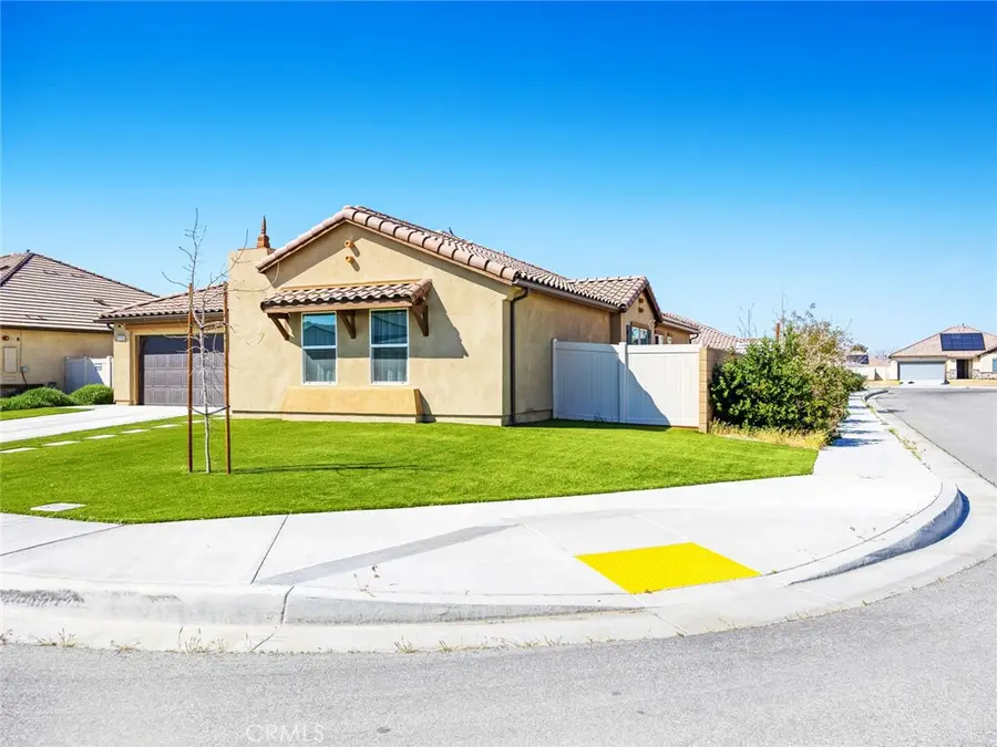 2113 E Donatello Street, Lancaster, CA 93535 - #3