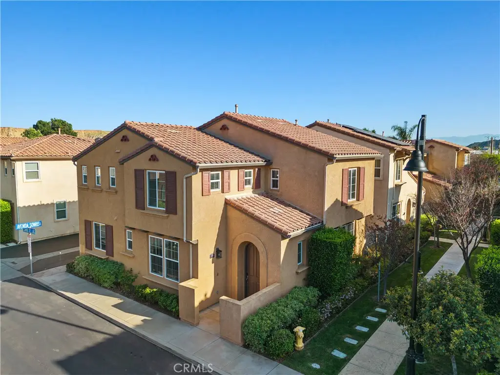 31769 Avenida Sonrisa, Castaic, CA 91384 - #1