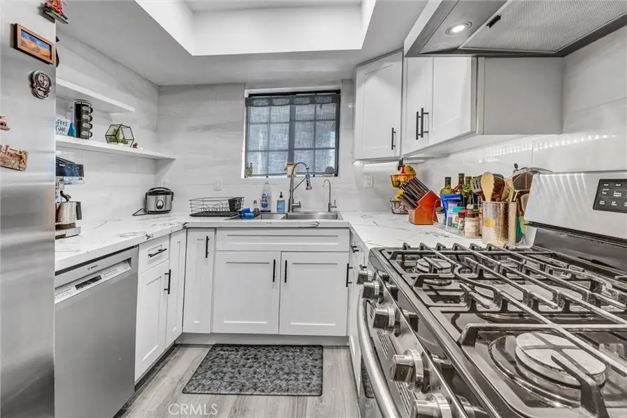 6545 Reseda Boulevard #6, Reseda, CA 91335 - #2