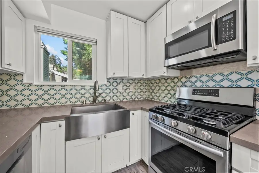 22117 Burbank #5, Woodland Hills, CA 91367 - #2