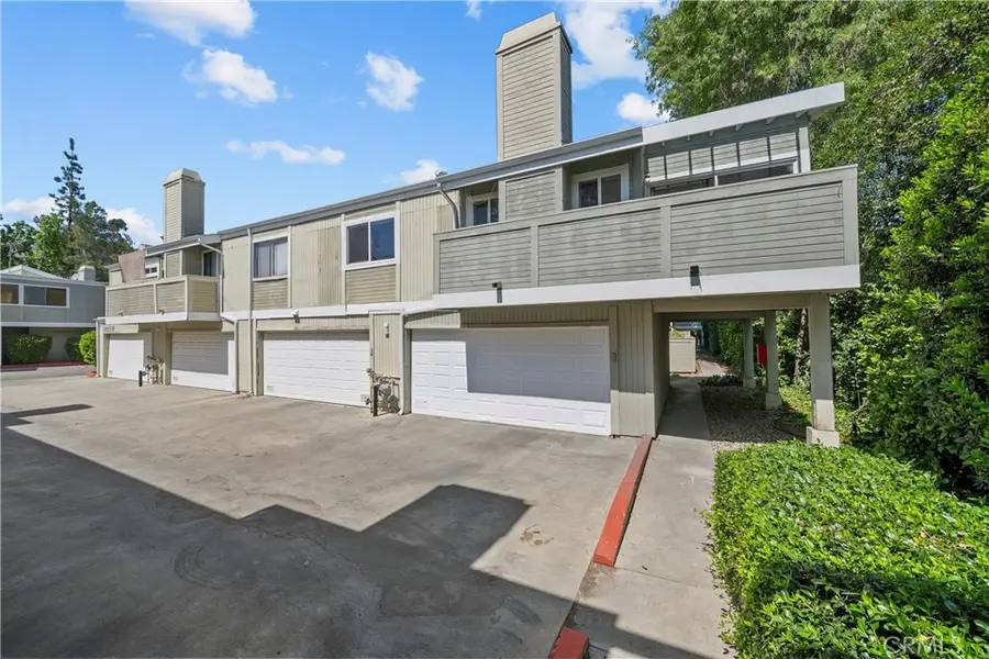 22117 Burbank #5, Woodland Hills, CA 91367 - #3