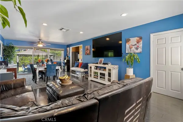 8540 Chimineas, Northridge, CA 91325