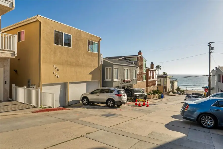 126 43rd, Manhattan Beach, CA 90266 - #2
