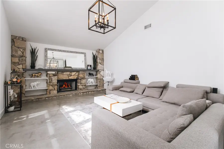 19865 Hiawatha Street, Chatsworth, CA 91311 - #2