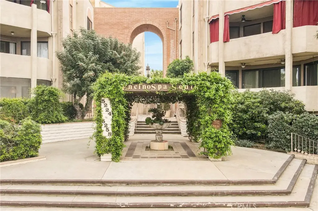 5216 Yarmouth #107, Encino, CA 91316 - #1