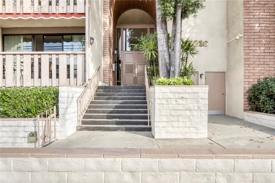 5216 Yarmouth #107, Encino, CA 91316 - #2