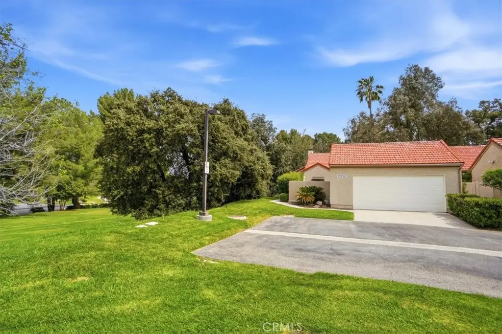 19950 Avenue Of The Oaks, Newhall, CA 91321 - #1