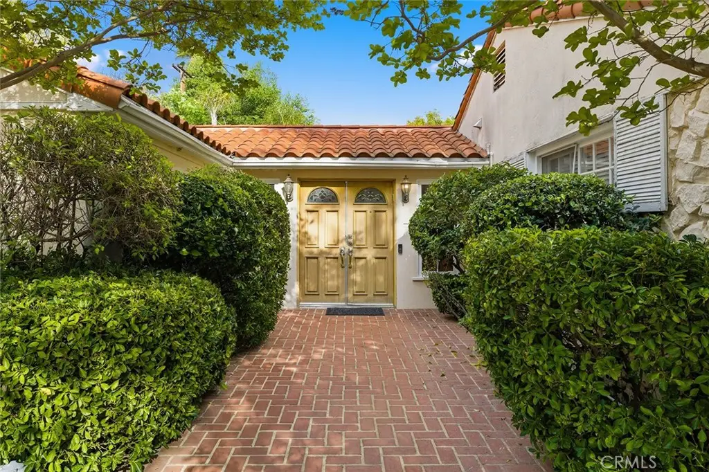 5220 Collier Place, Woodland Hills, CA 91364 - #1