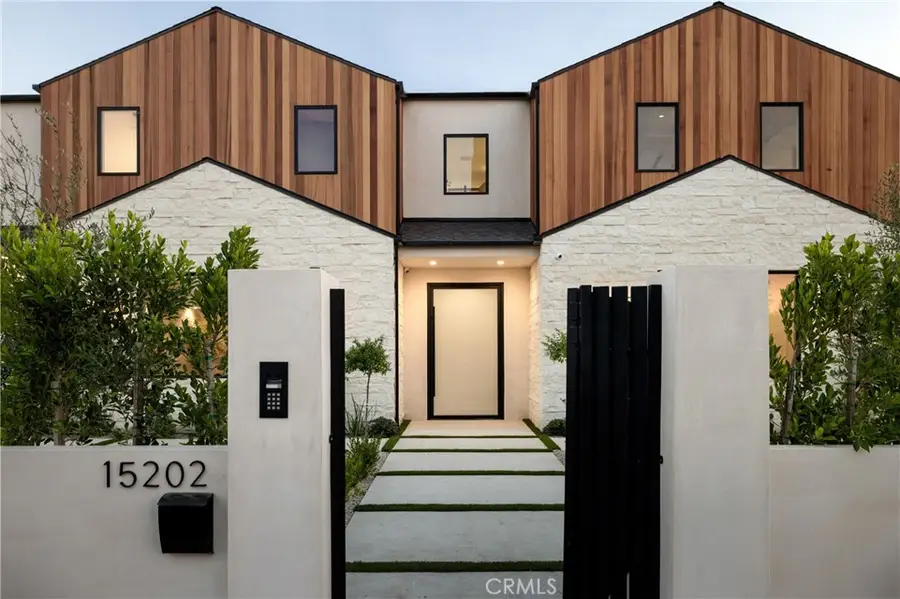 15202 Hesby Street, Sherman Oaks, CA 91403 - #2