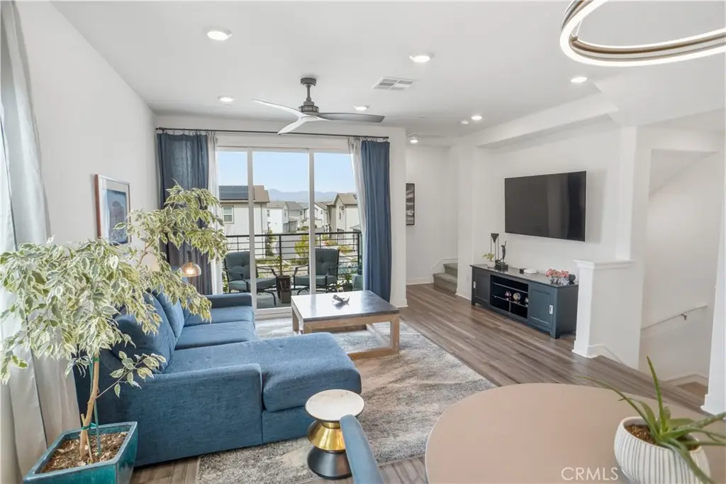 27465 Chamise, Valencia, CA 91381 - #1