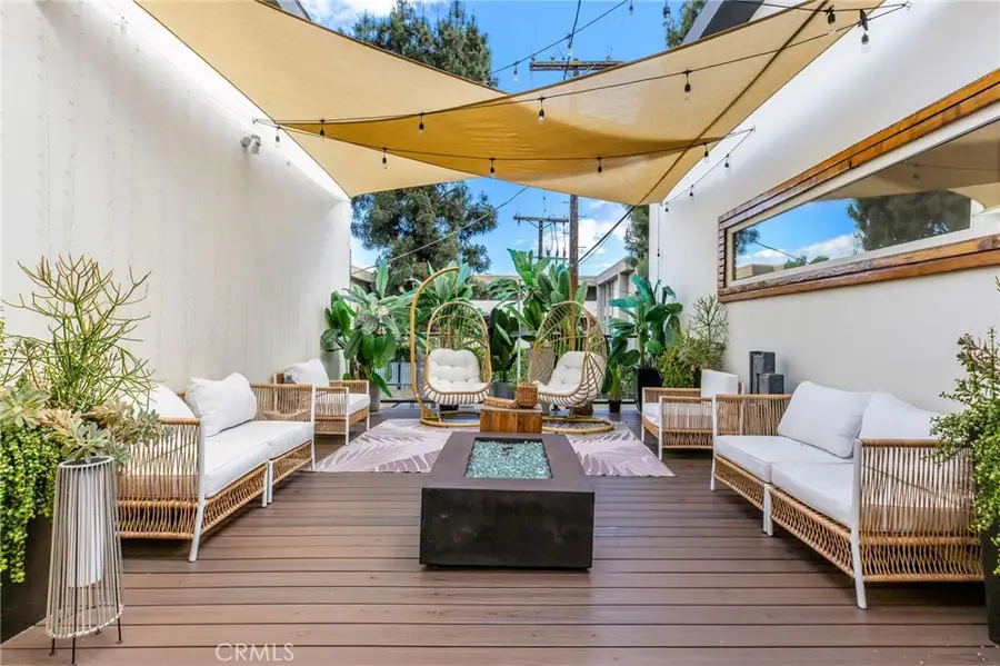 11645 Woodbridge Street, Studio City, CA 91604 - #2