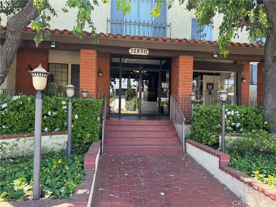 12830 Burbank, Valley Village, CA 91607 - #2