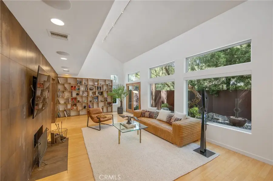 4109 Empis Street, Woodland Hills, CA 91364 - #2