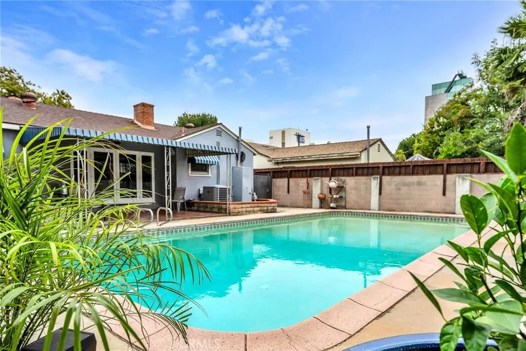 6913 Columbus Avenue, Van Nuys, CA 91405 - #1