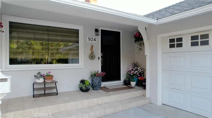 924 Irving Drive, Burbank, CA 91504 - #3