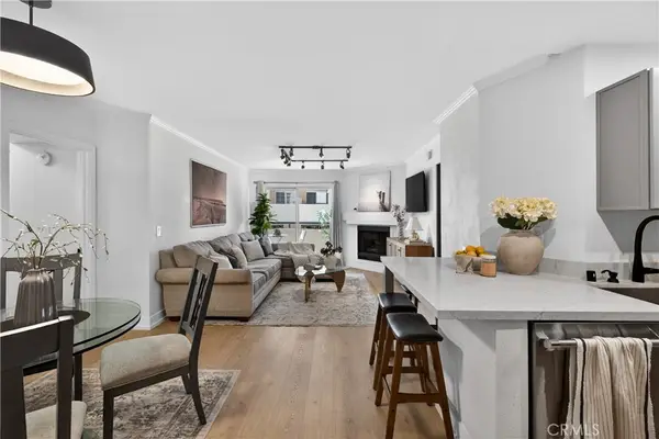 5550 Owensmouth #123, Woodland Hills, CA 91367