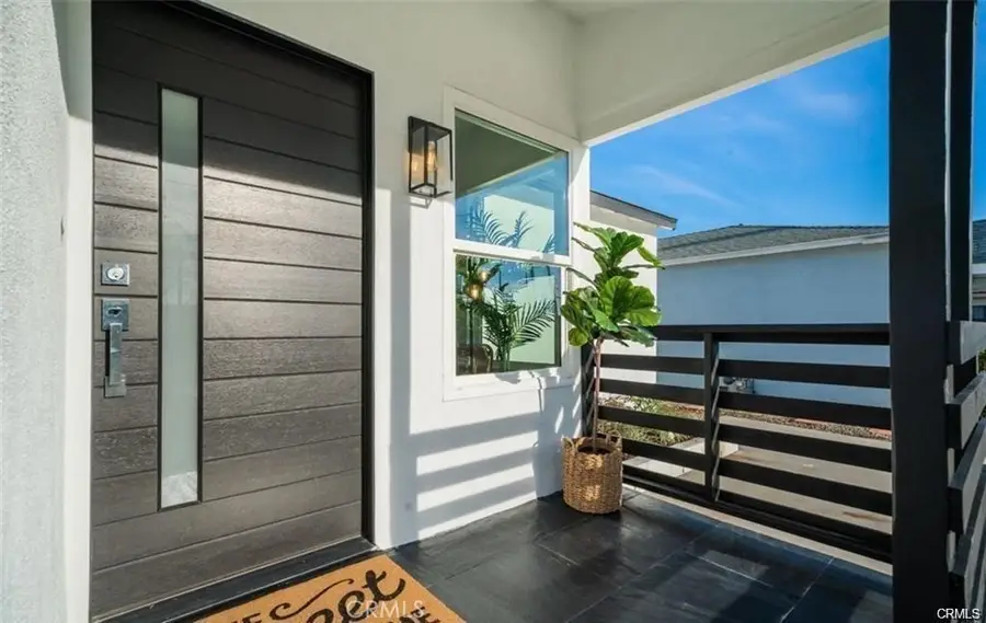 1484 N Clybourn Avenue, Burbank, CA 91505 - #3