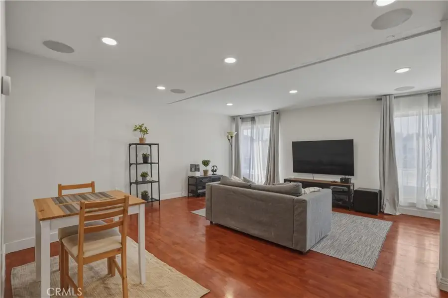 6151 Reseda Boulevard #13, Tarzana, CA 91335 - #2