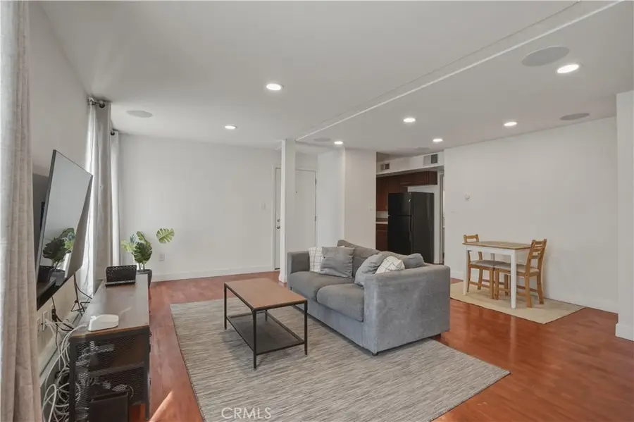 6151 Reseda Boulevard #13, Tarzana, CA 91335 - #3