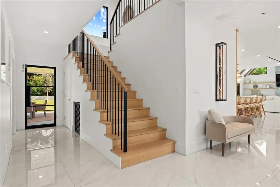 20630 Kingsboro Way, Woodland Hills, CA 91364 - #2