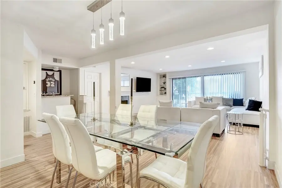 18324 Clark #119, Tarzana, CA 91356 - #2