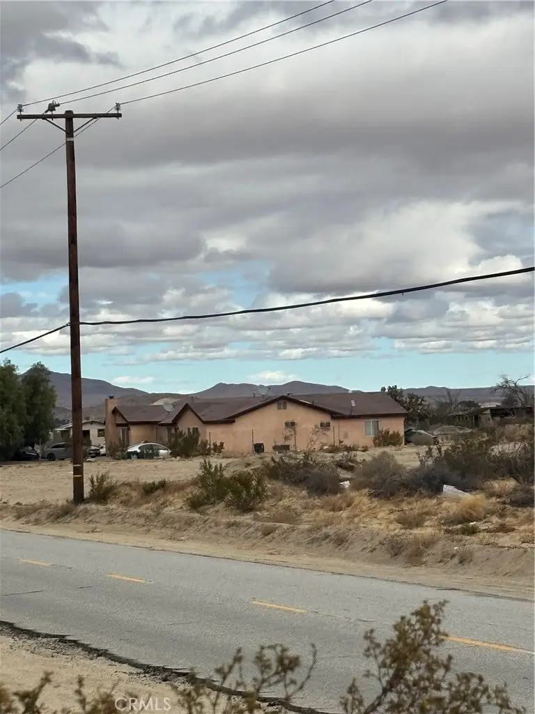 165 E Avenue S, Palmdale, CA 93591 - #1