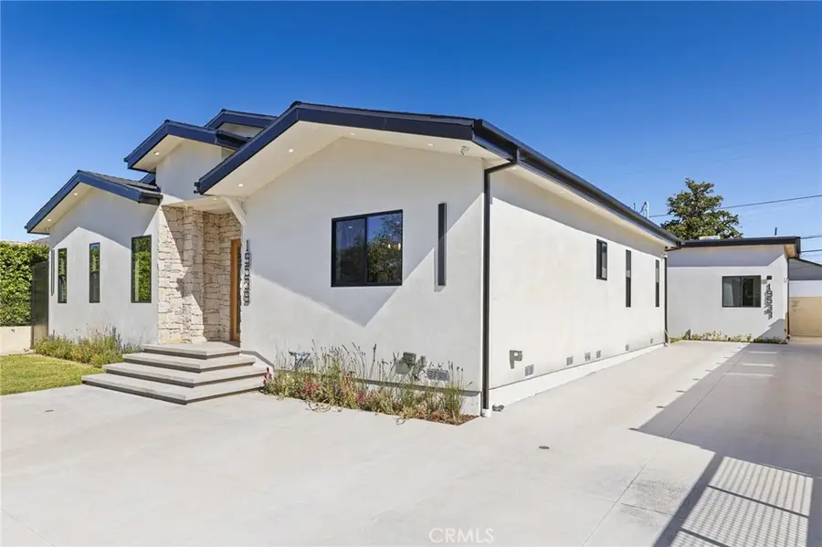 19539 Mobile Street, Reseda, CA 91335 - #2