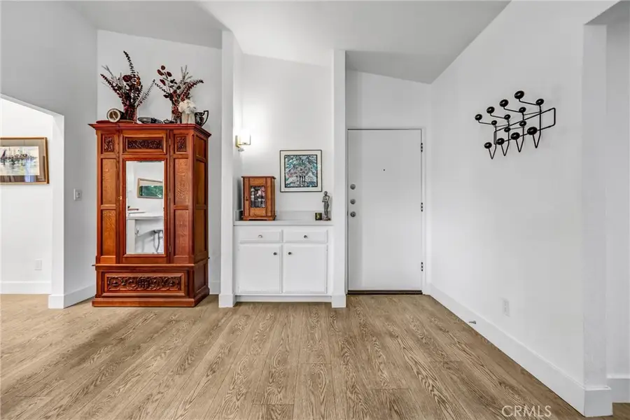 5805 Whitsett Avenue #201, Valley Village, CA 91607 - #2