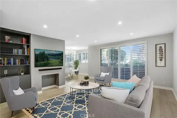 4949 Genesta #104, Encino, CA 91316