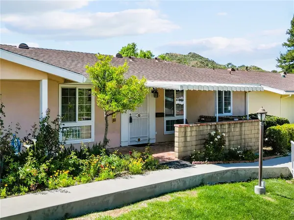 19163 Avenue Of The Oaks, Newhall, CA 91321