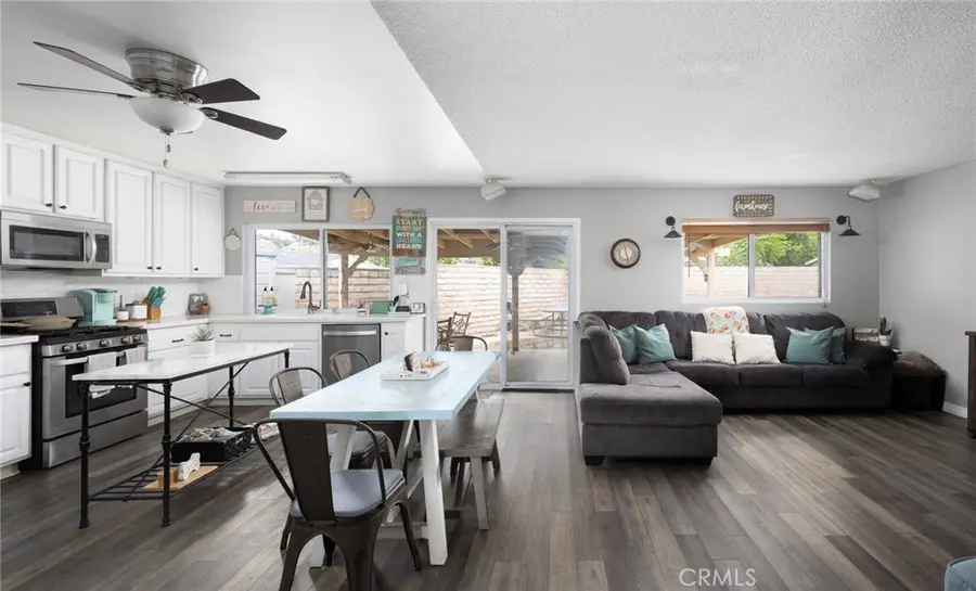 21515 Alaminos, Saugus, CA 91350 - #2