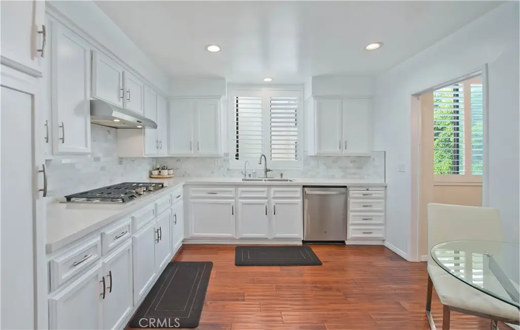 14521 Benefit #207, Sherman Oaks, CA 91403 - #1