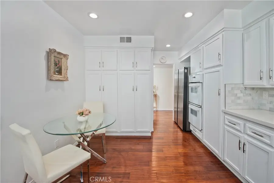 14521 Benefit #207, Sherman Oaks, CA 91403 - #3