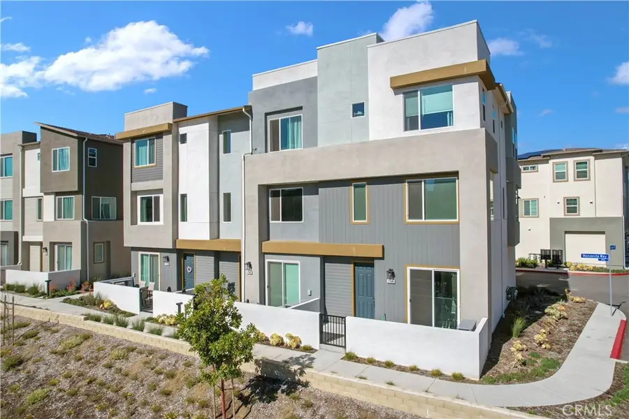 27582 Manzanita, Valencia, CA 91381 - #2