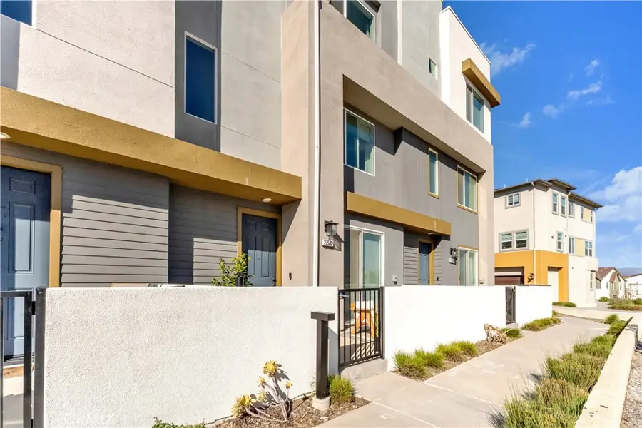 27582 Manzanita, Valencia, CA 91381 - #3