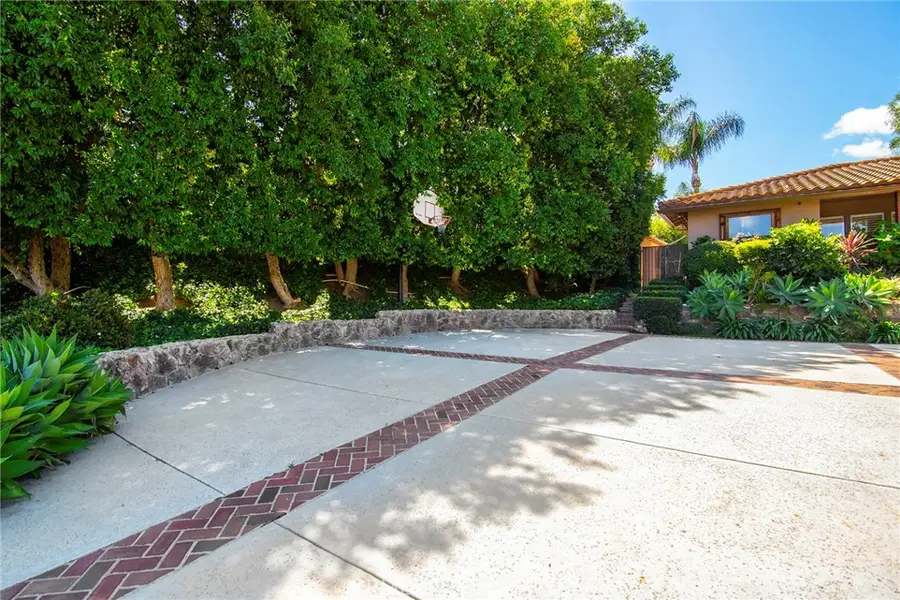 22548 Waterbury Street, Woodland Hills, CA 91364 - #3