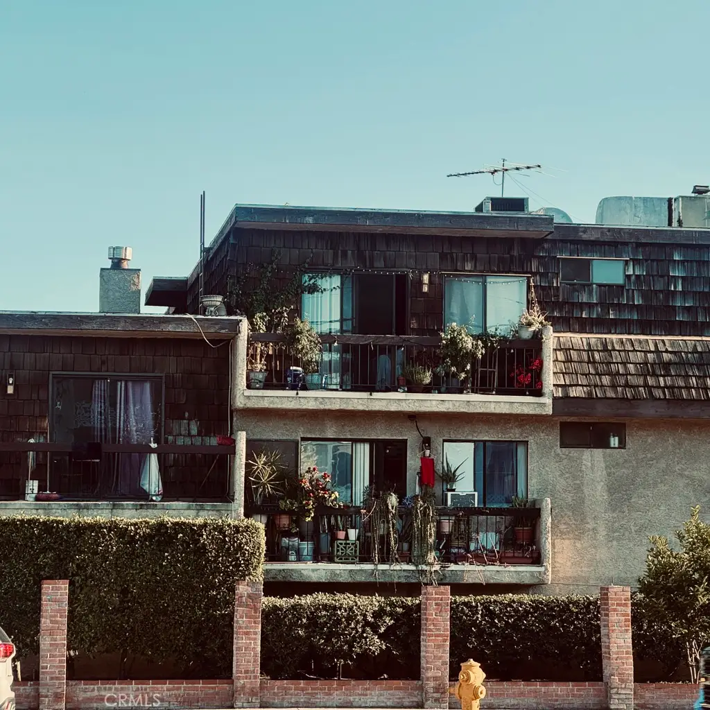 15516 Nordhoff #106, North Hills, CA 91343 - #1