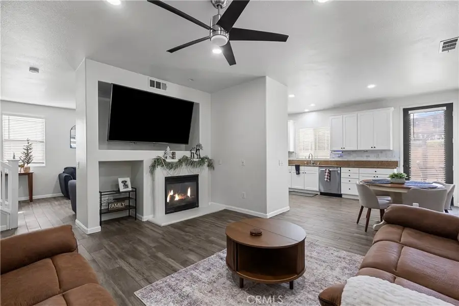 19904 Holly Drive, Saugus, CA 91350 - #2