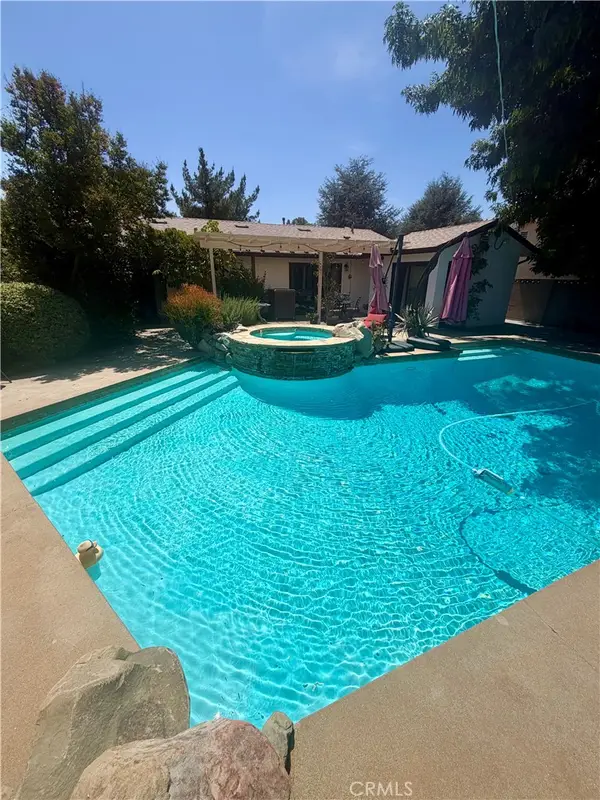 23507 Sylvan, Woodland Hills, CA 91367