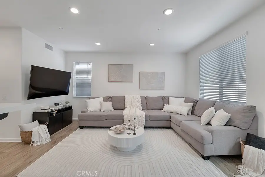 14902 W Navarre, San Fernando Valley, CA 91342 - #2
