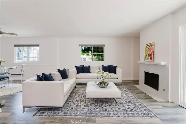 18643 Burbank #7, Tarzana, CA 91356