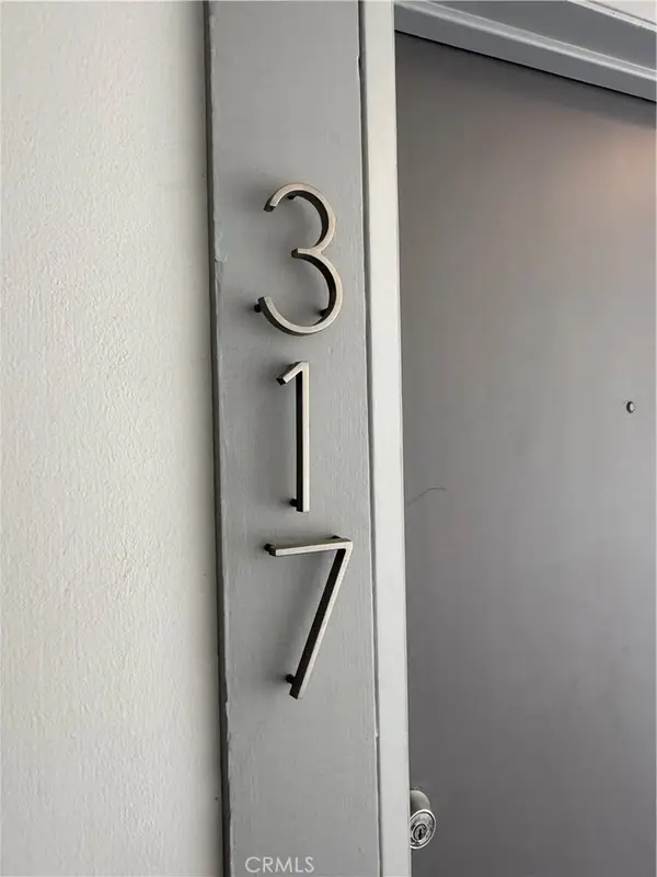 960 Larrabee #317, West Hollywood, CA 90069