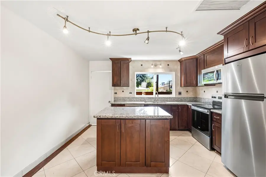 7320 Lennox Avenue #D8, Van Nuys, CA 91405 - #3