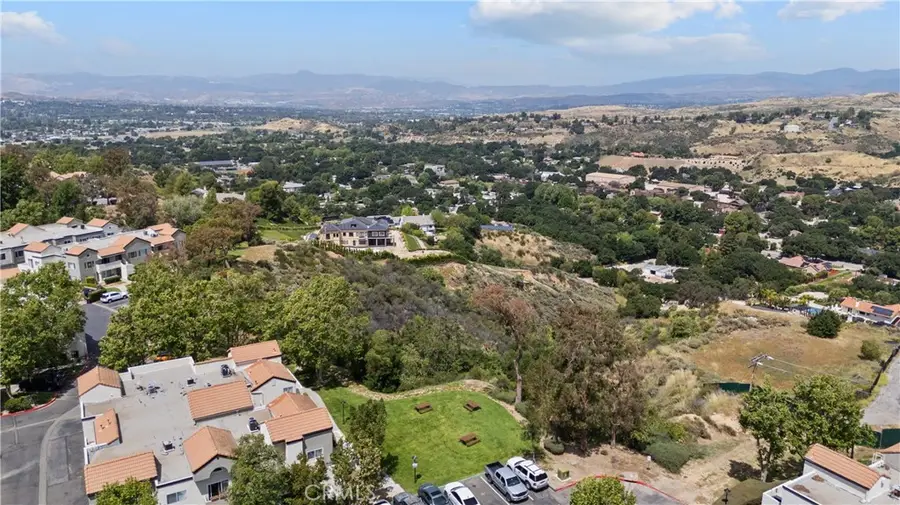 24465 Valle Del Oro #101, Newhall, CA 91321 - #2