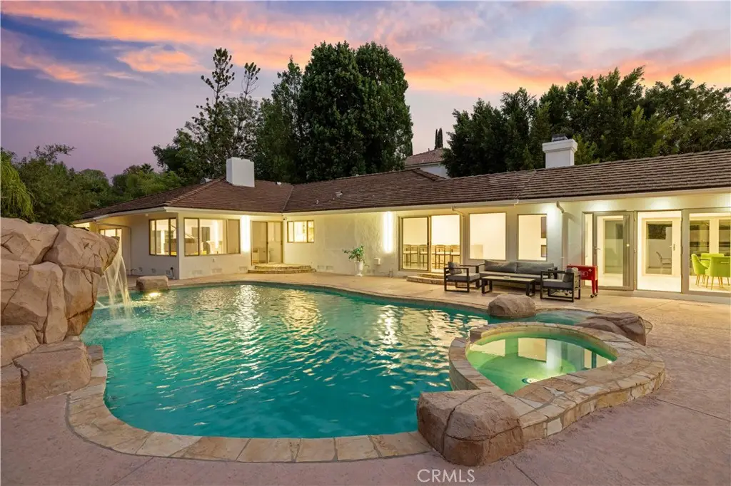 4651 Ellenita Ave., Tarzana, CA 91356 - #1