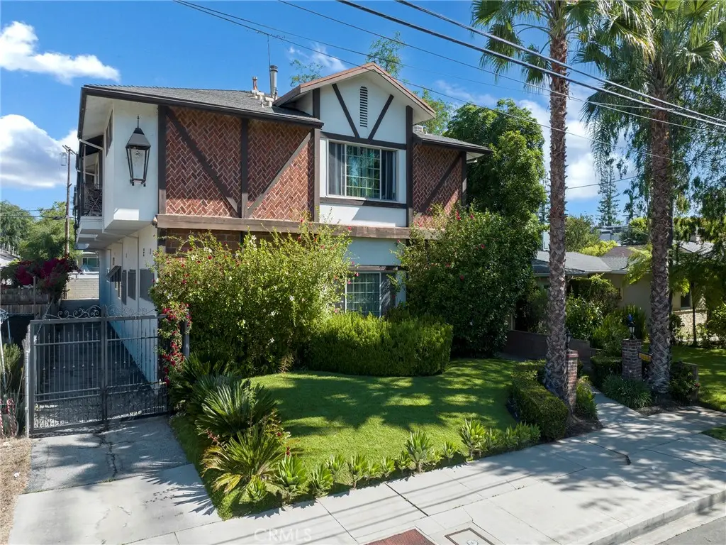 12803 Bloomfield #2, Studio City, CA 91604 - #1