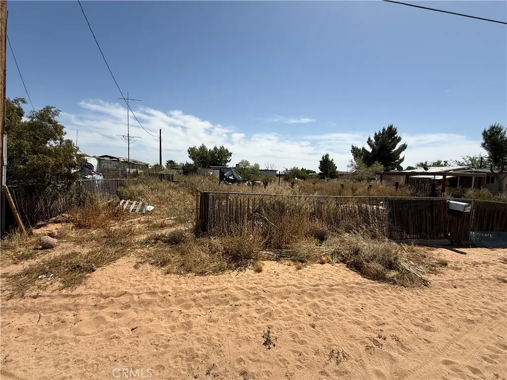 18296 Claymine, Edwards, CA 93523 - #1