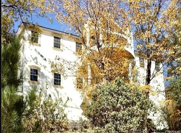 28620 Manitoba, Lake Arrowhead, CA 92352