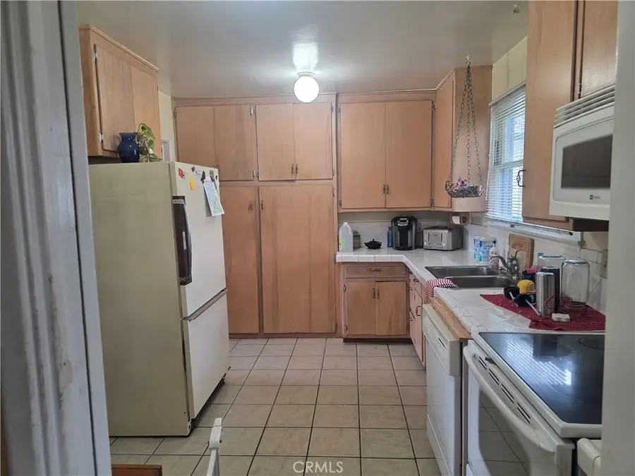 19132 Friar, Tarzana, CA 91335 - #2