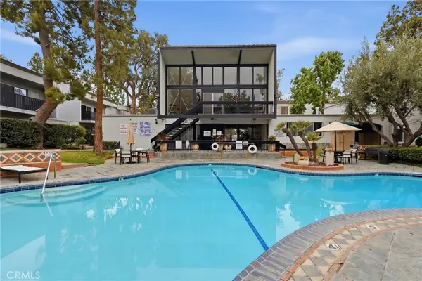 18645 Hatteras Street #289, Tarzana, CA 91356